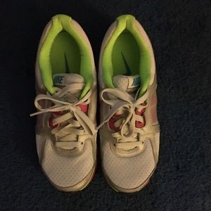 Nike Tennis Shoes